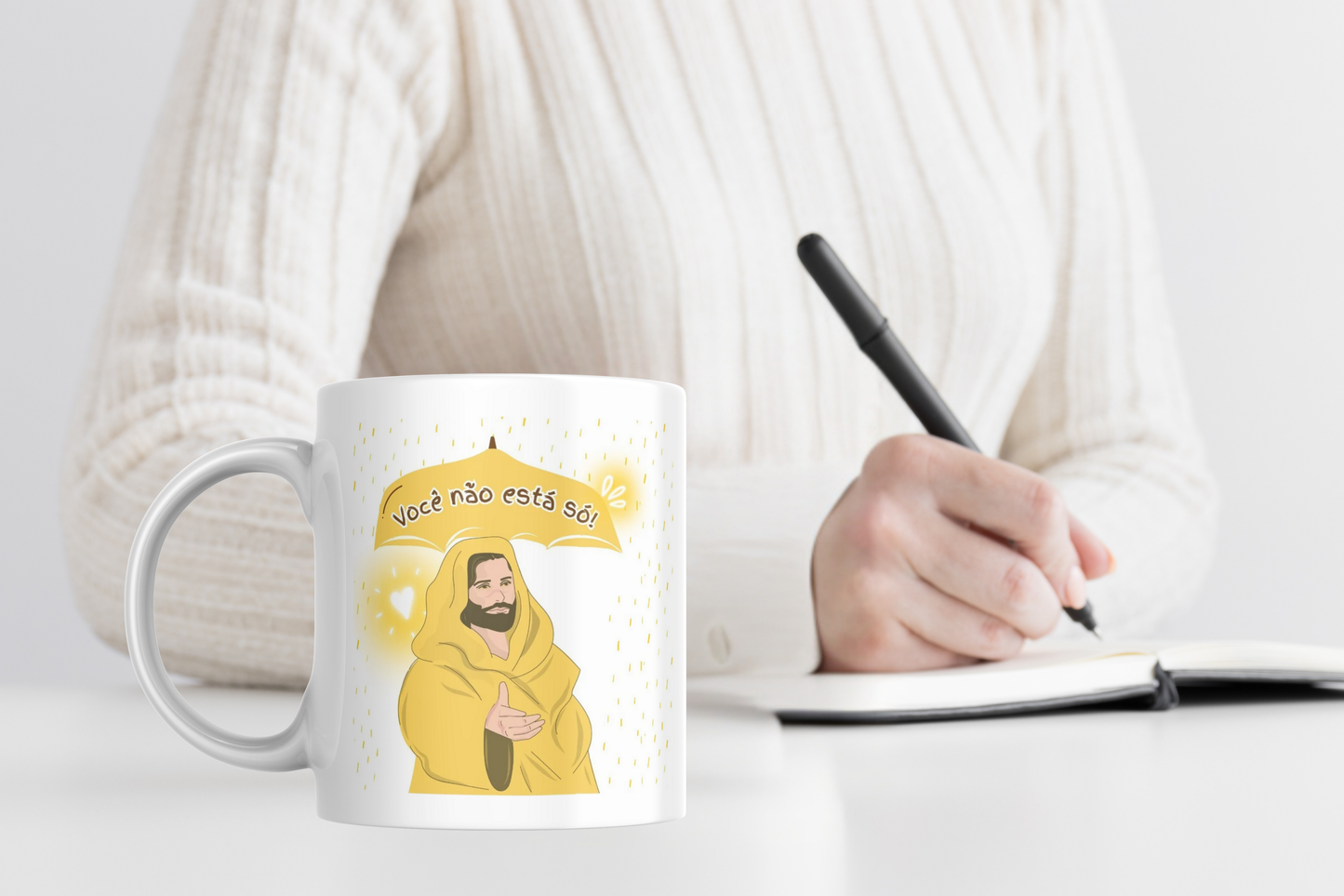 Caneca "voce não está só, Jesus está conosco"